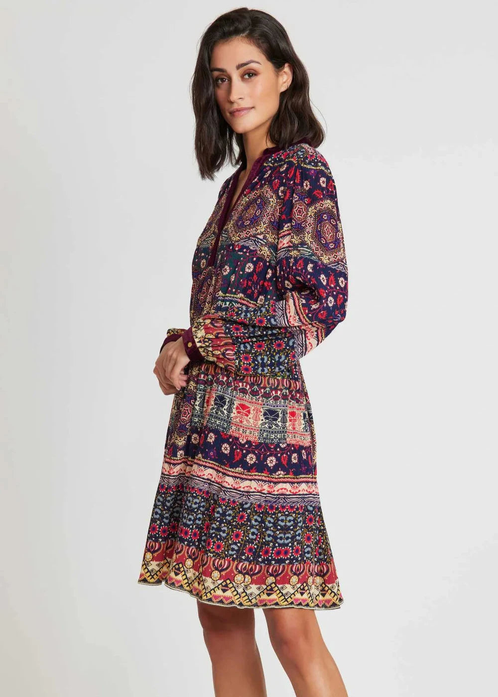 Vestido corto estampado y terciopelo