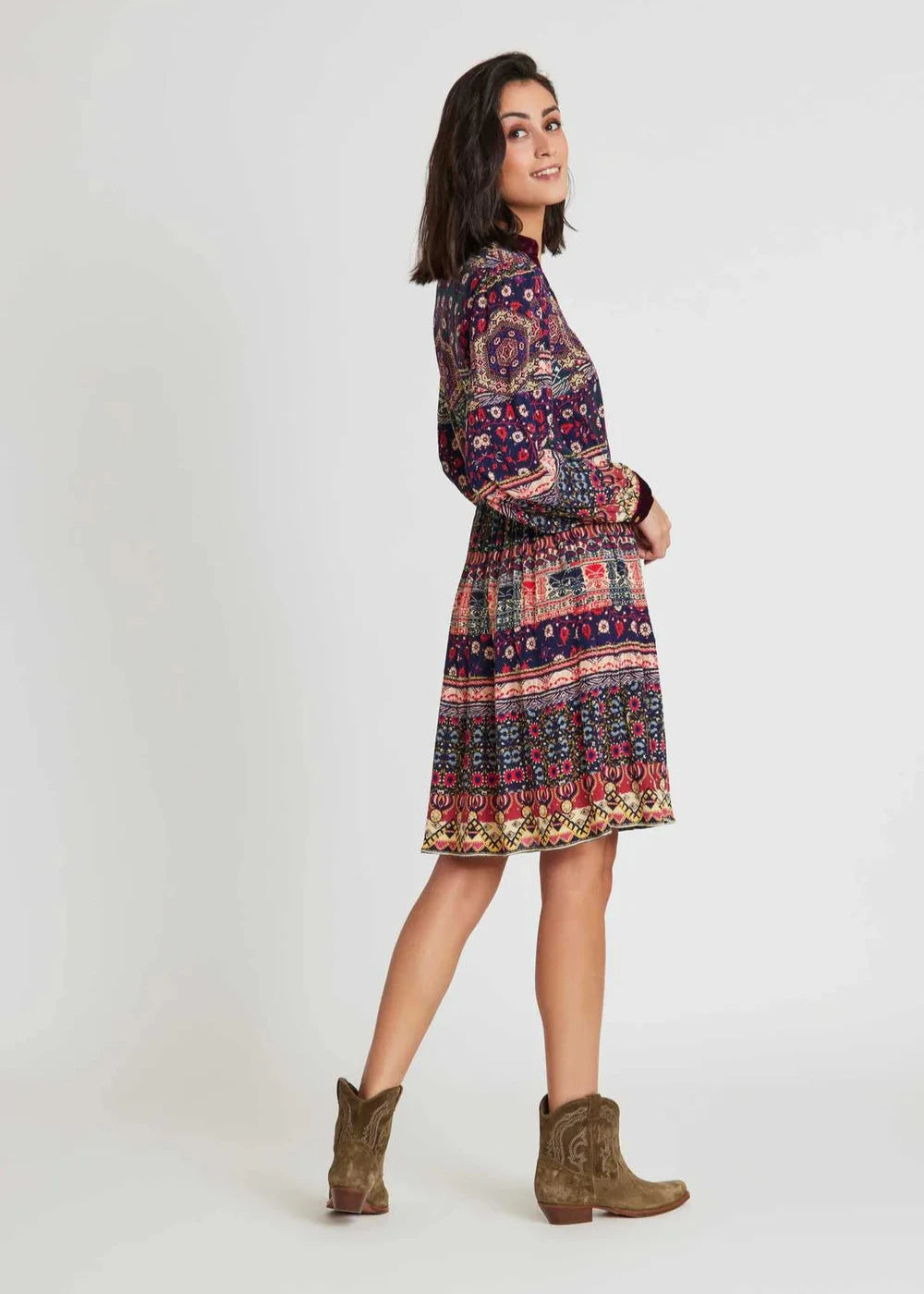 Vestido corto estampado y terciopelo