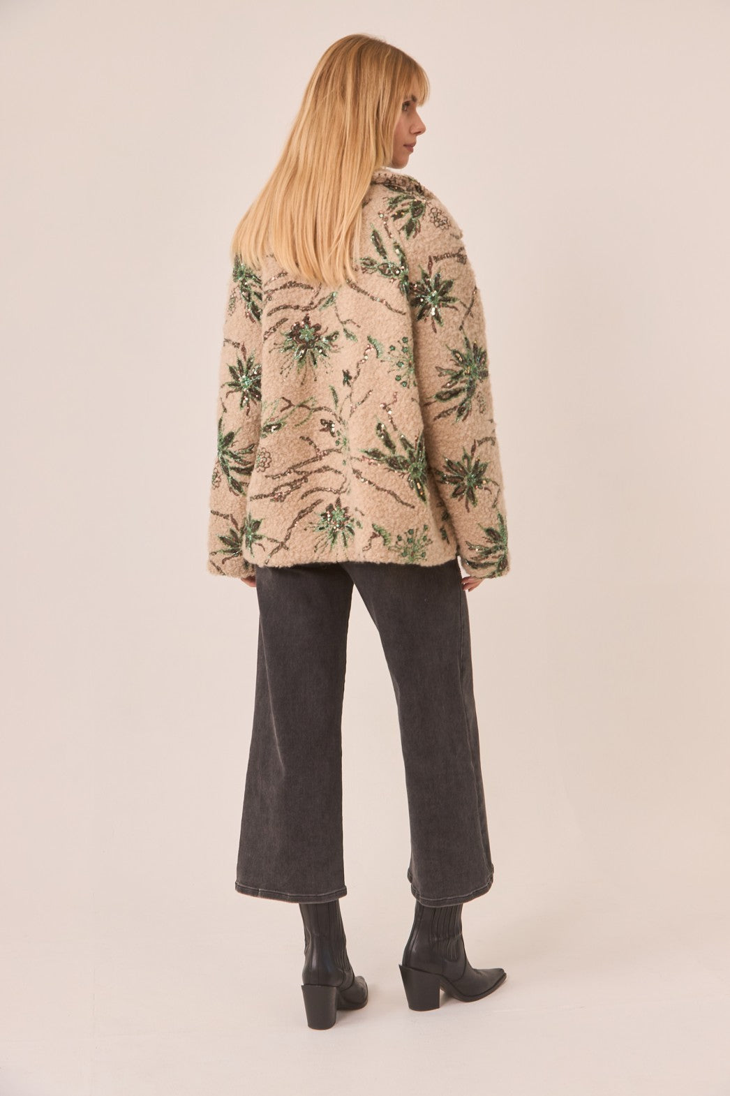 Abrigo corto borreguito bordado