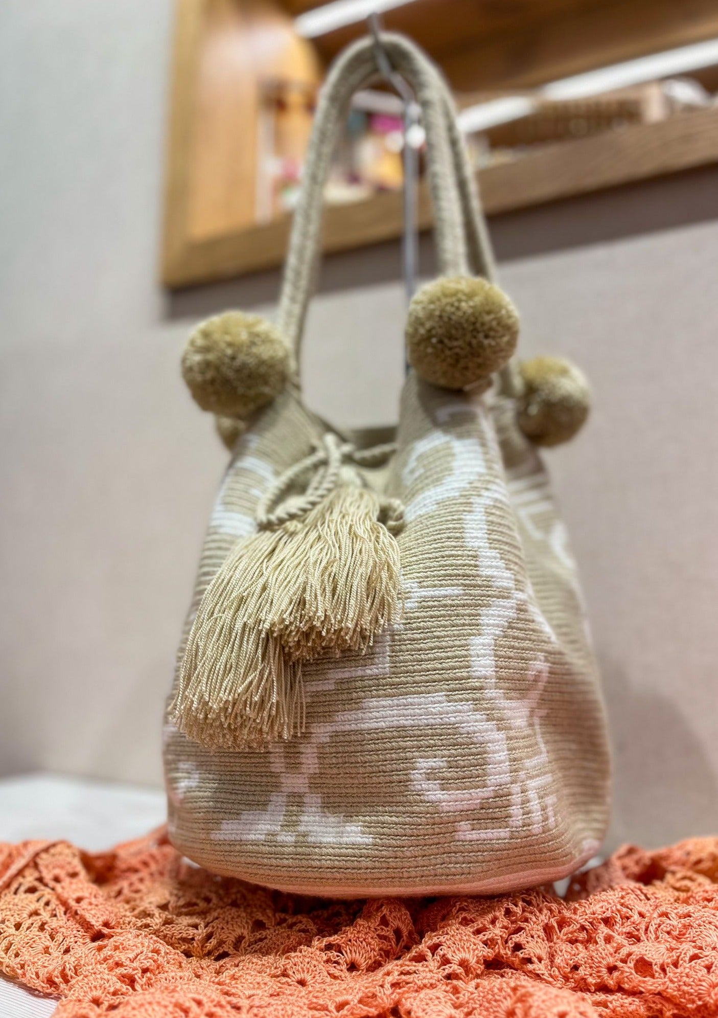 Bolso wayuu beige y blanco