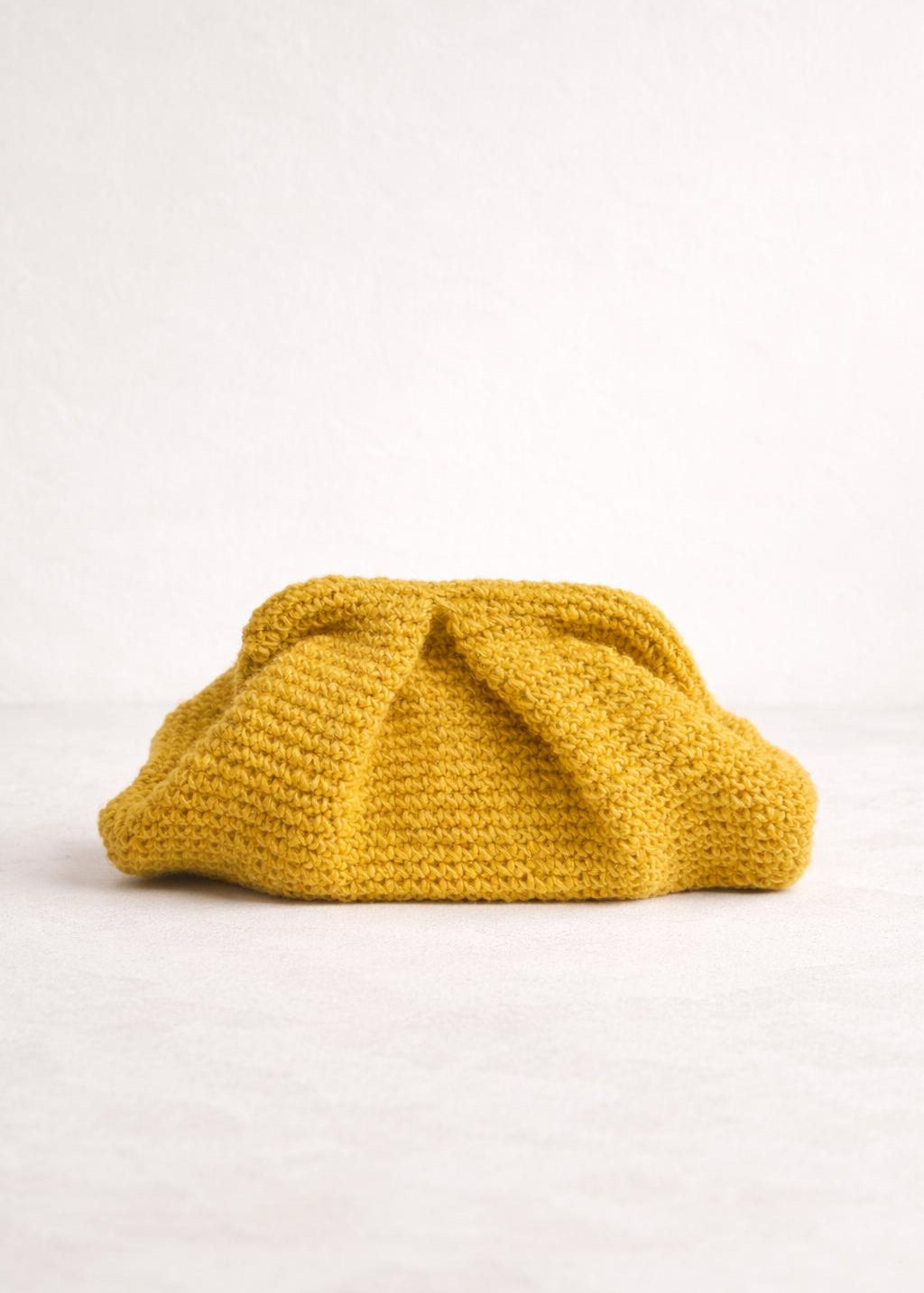 Clutch amarillo de yute