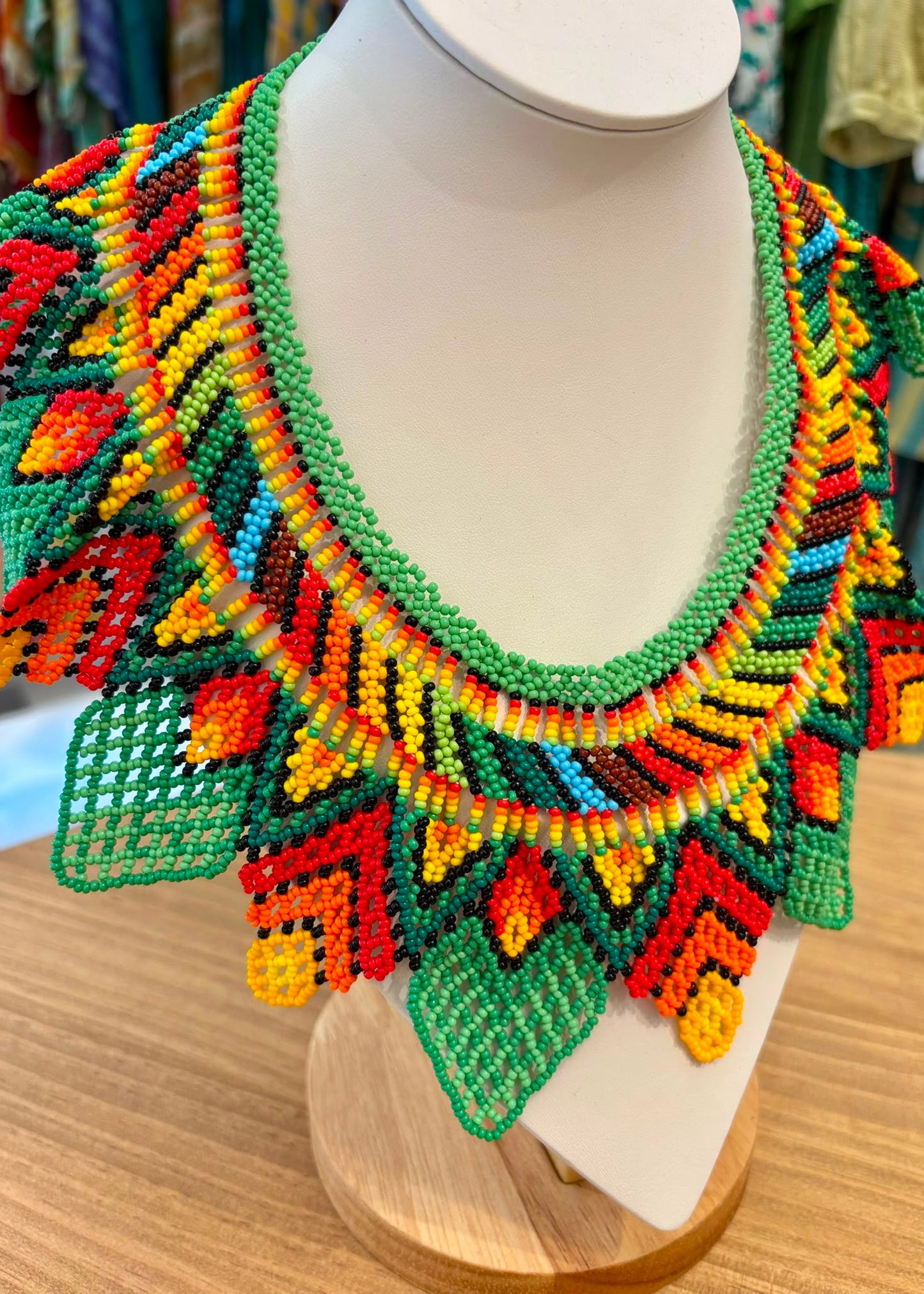 Collar multicolor chaquiras