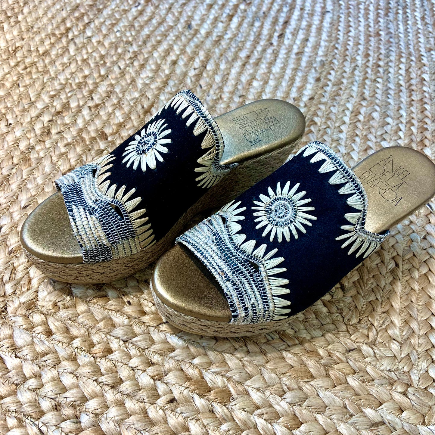 Sandalias Flor en Negras
