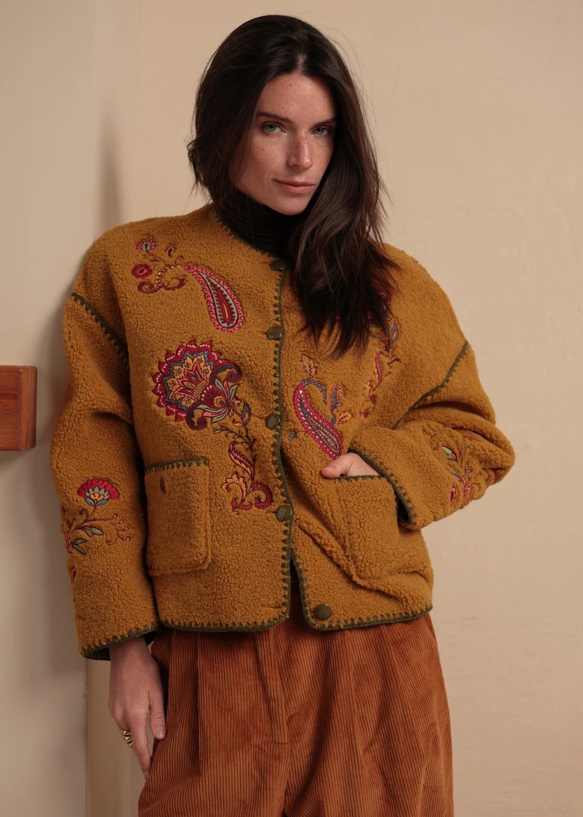 Chaqueta nieves mostaza
