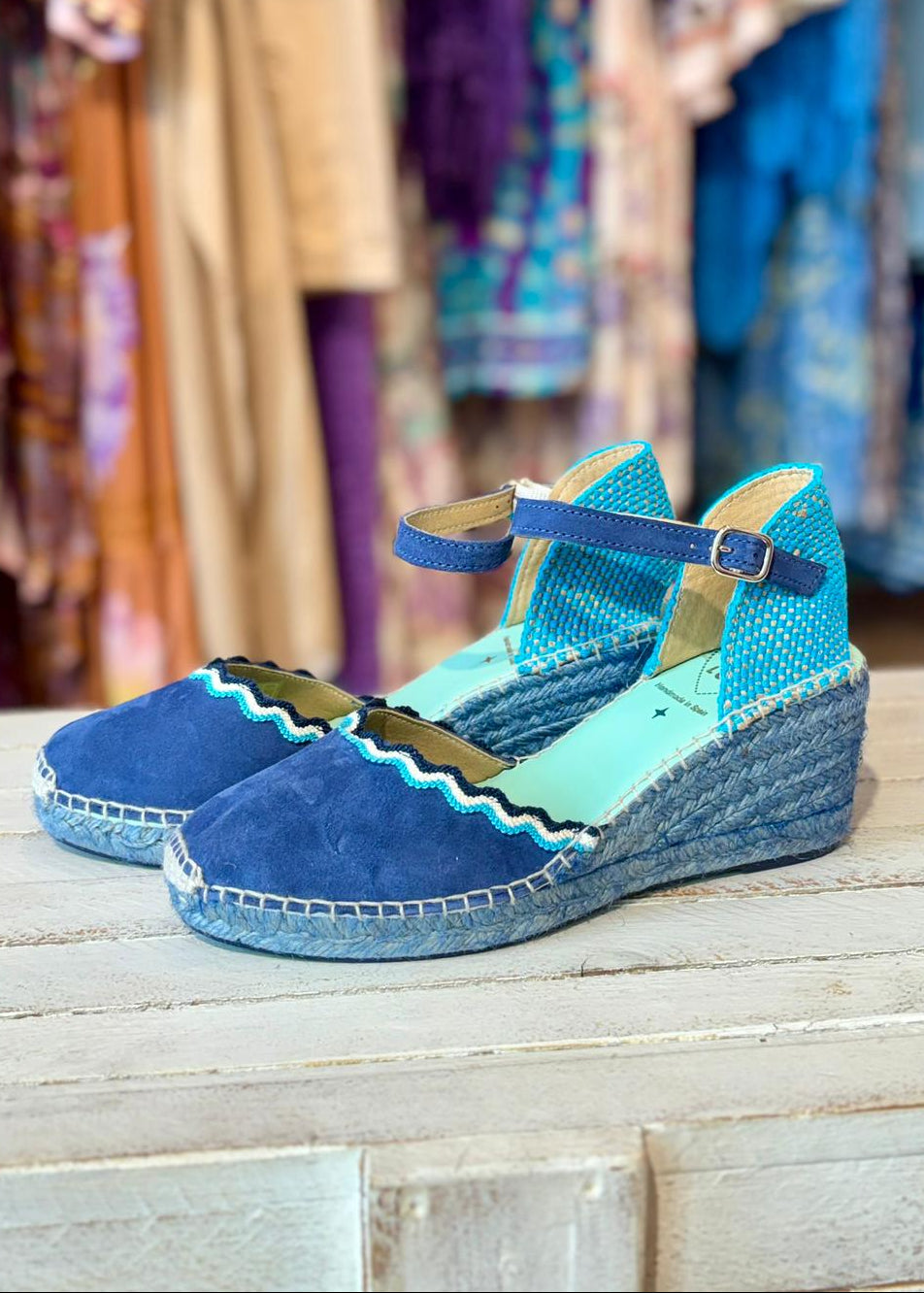 Sandalias con hebilla y cuña Star Love