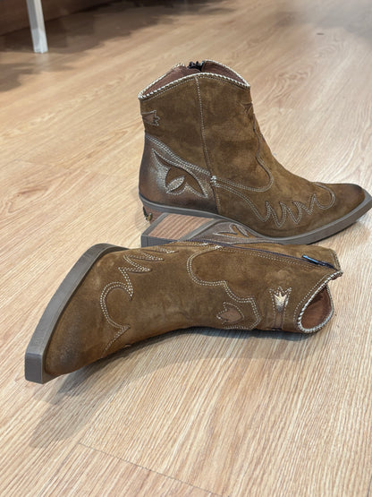 Botines Nemonic camel serraje