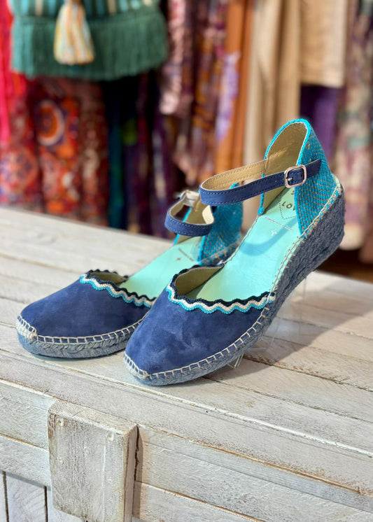 Sandalias con hebilla y cuña Star Love