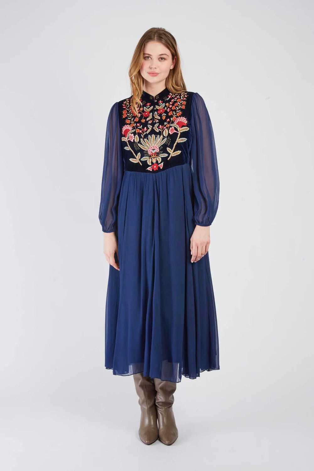 Vestido Largo bordado azul