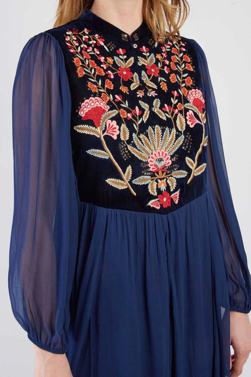 Vestido Largo bordado azul