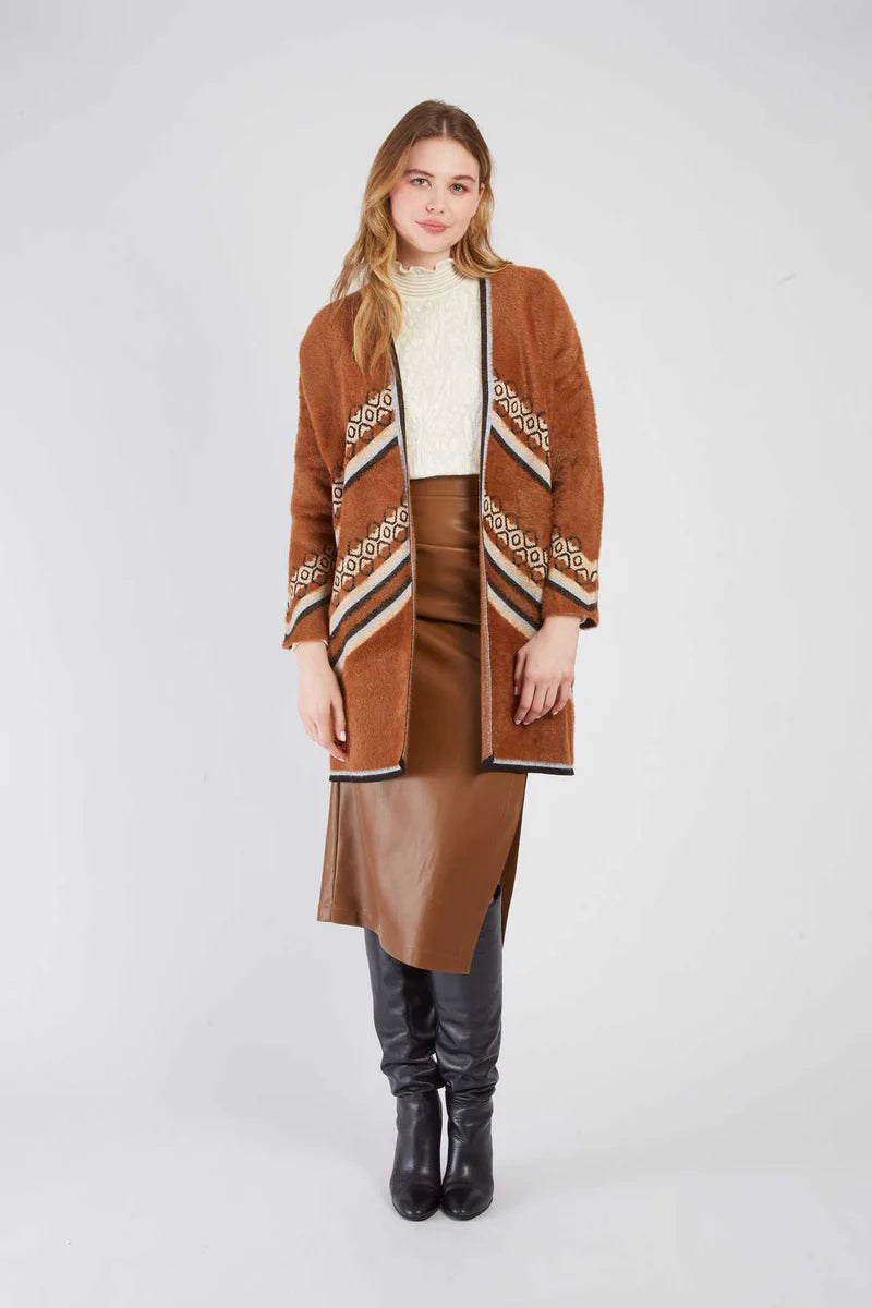 Chaqueta de punto larga en color camel