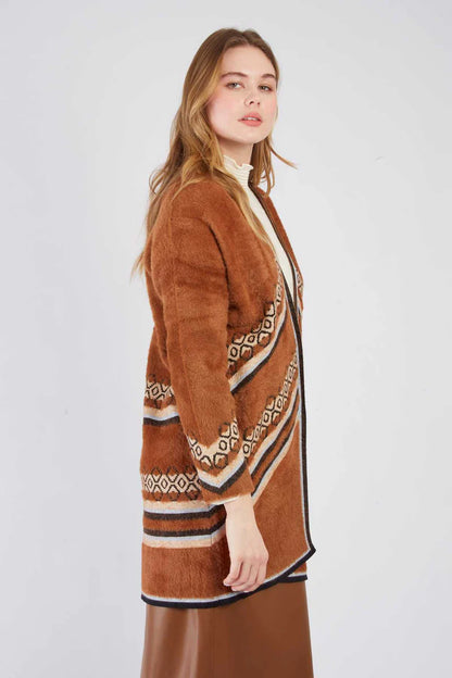 Chaqueta de punto larga en color camel