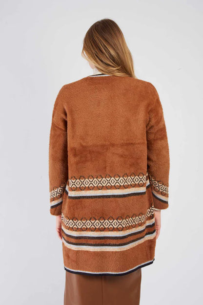 Chaqueta de punto larga en color camel
