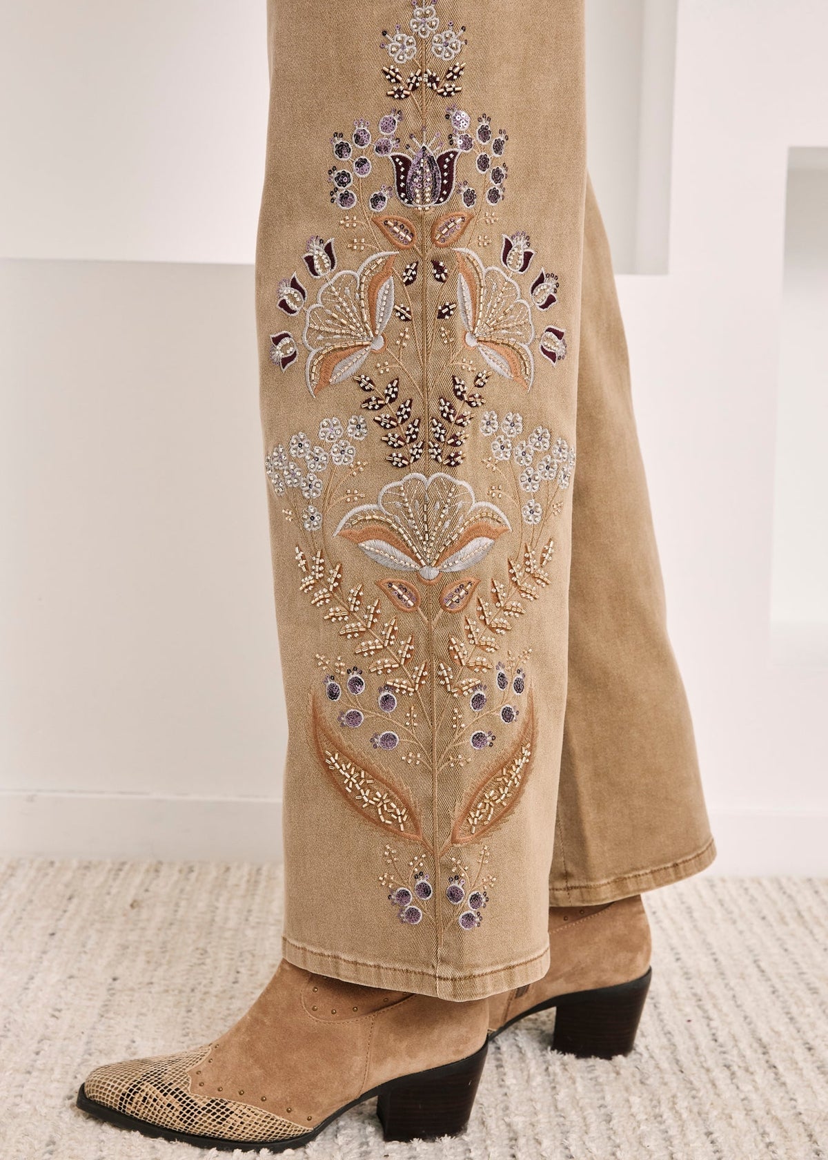 Jeans wide leg bordados