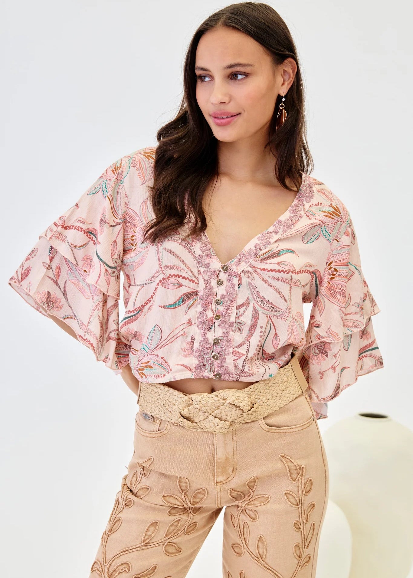 Blusa cropped estampada volantes