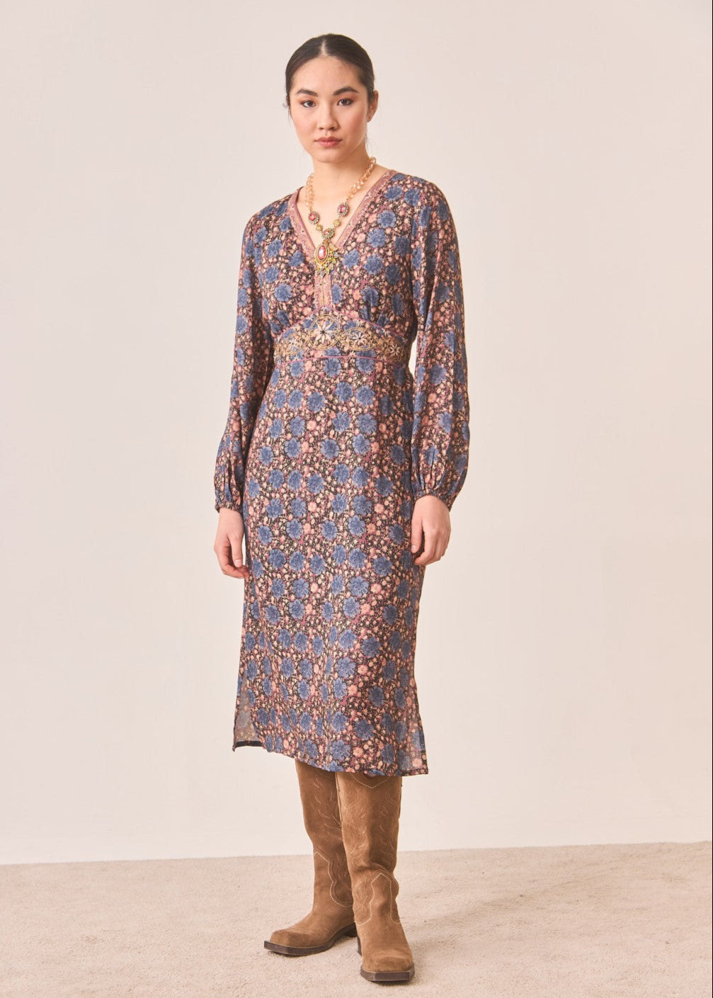 Vestido flores bordado