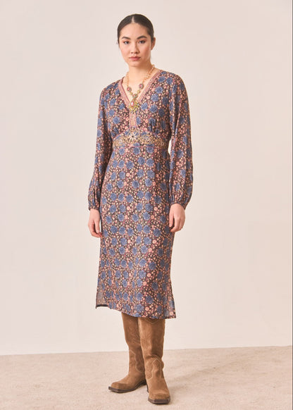 Vestido flores bordado