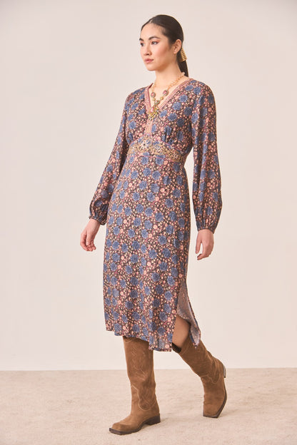 Vestido flores bordado