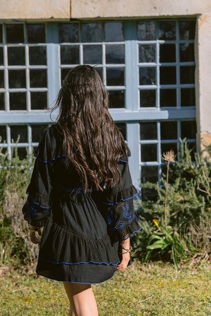 Savanna blue vestido  corto bordado