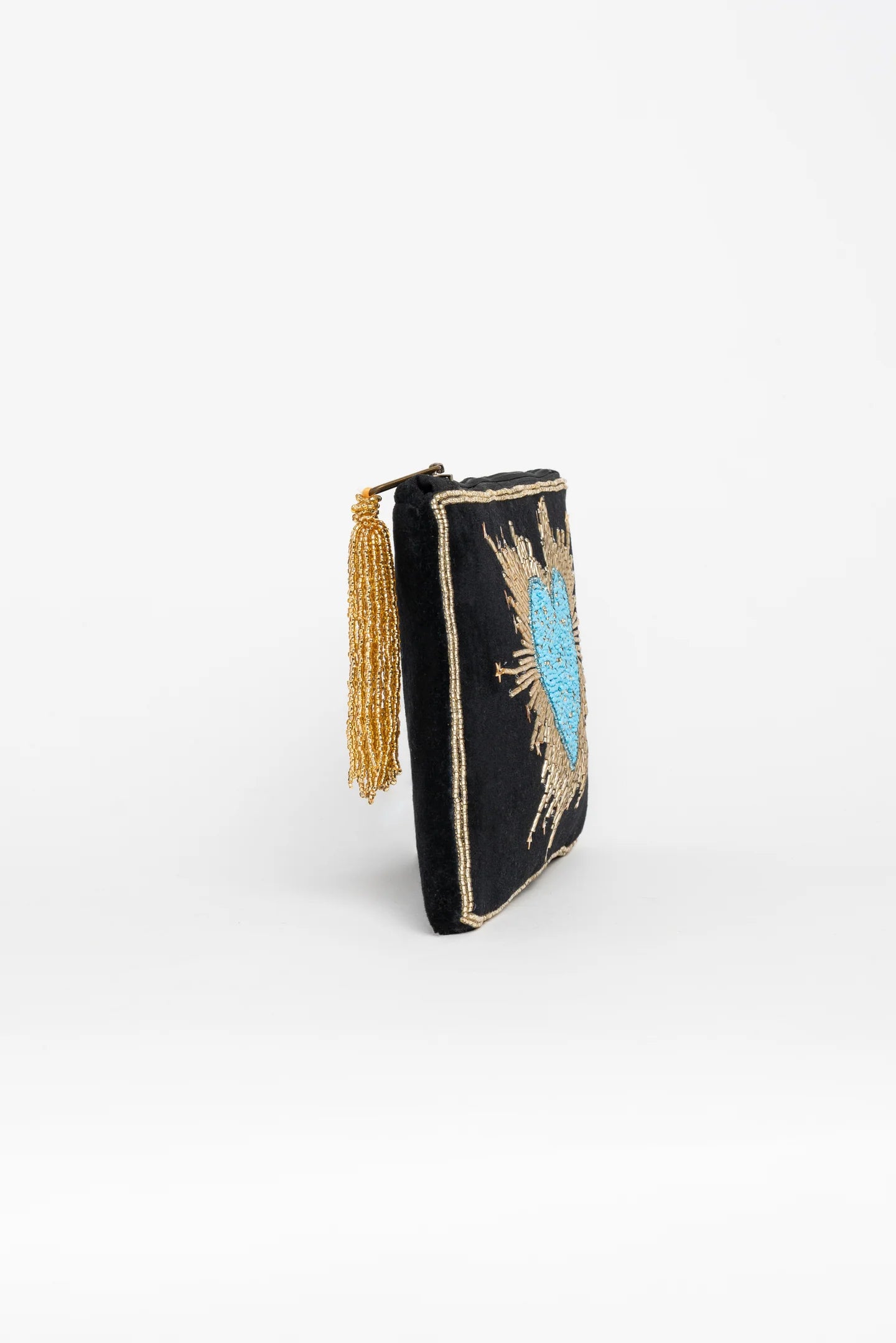 Clutch Stelar en terciopelo y bordado