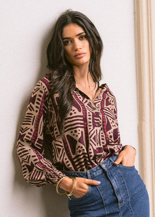 Blusa estampada abotonada