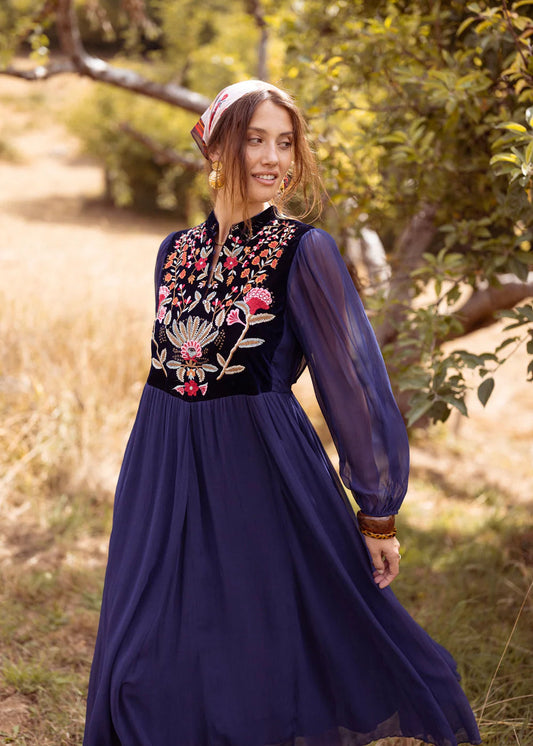 Vestido Largo bordado azul
