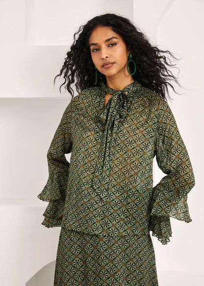 Blusa estampada retro volantes
