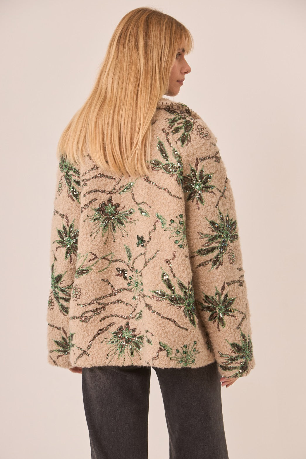 Abrigo corto borreguito bordado