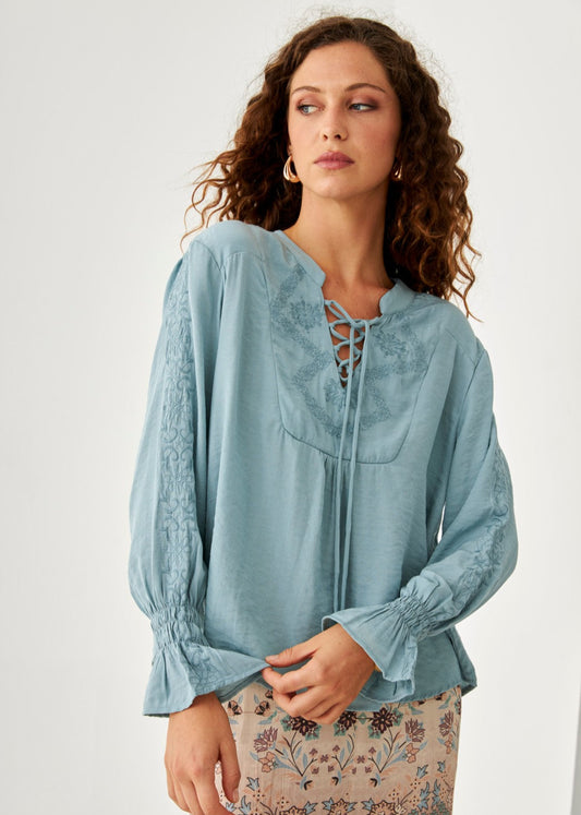 Blusa corsaria bordados