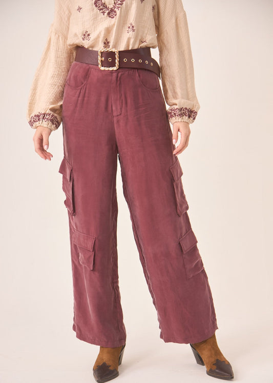 Pantalón fino multibolsillos