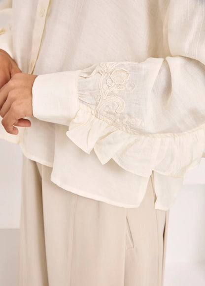 Blusa volantes bordada