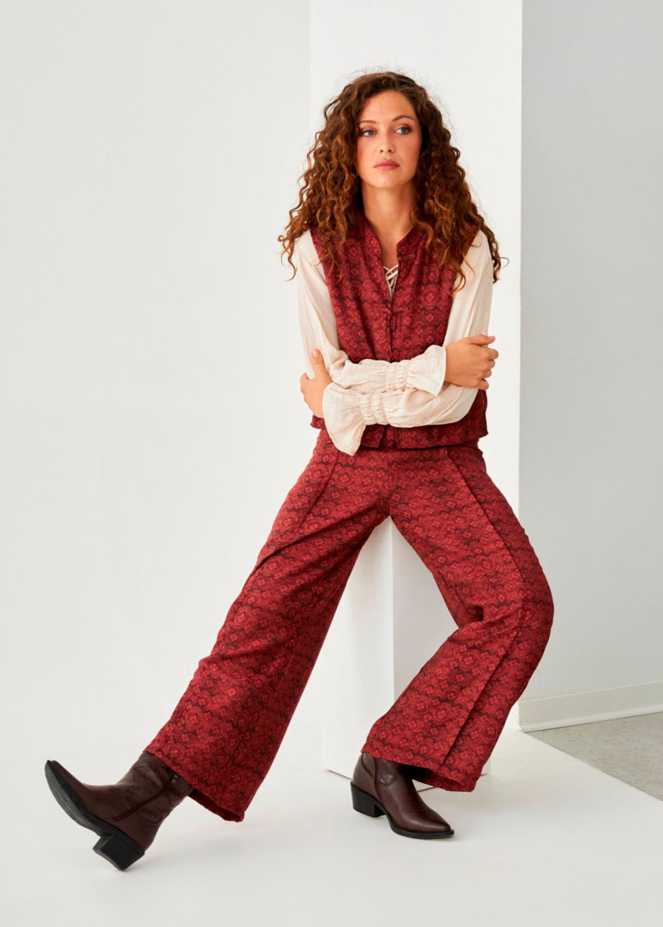 Pantalón pliegues floral