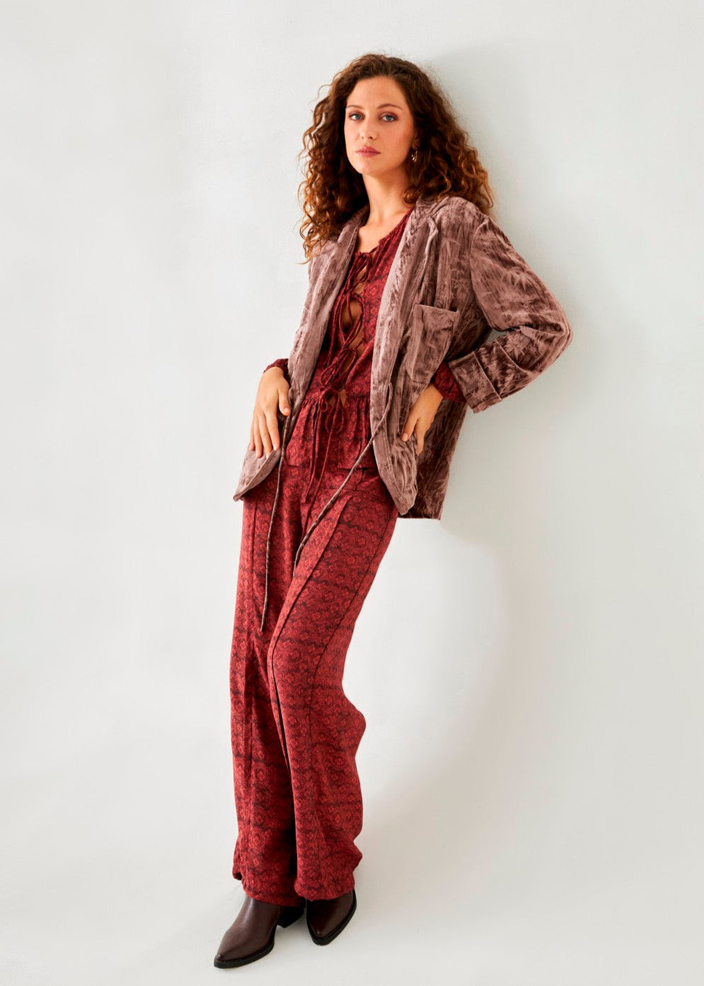 Pantalón pliegues floral