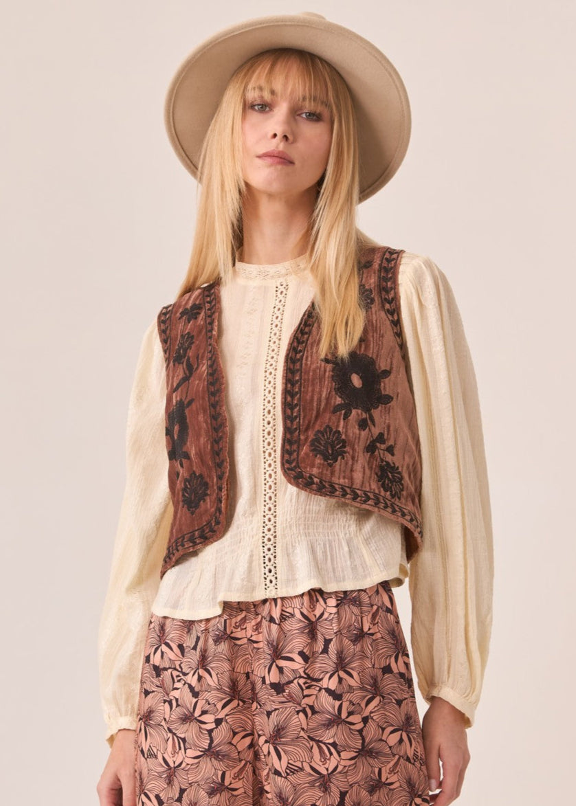 Chaleco terciopelo bordado