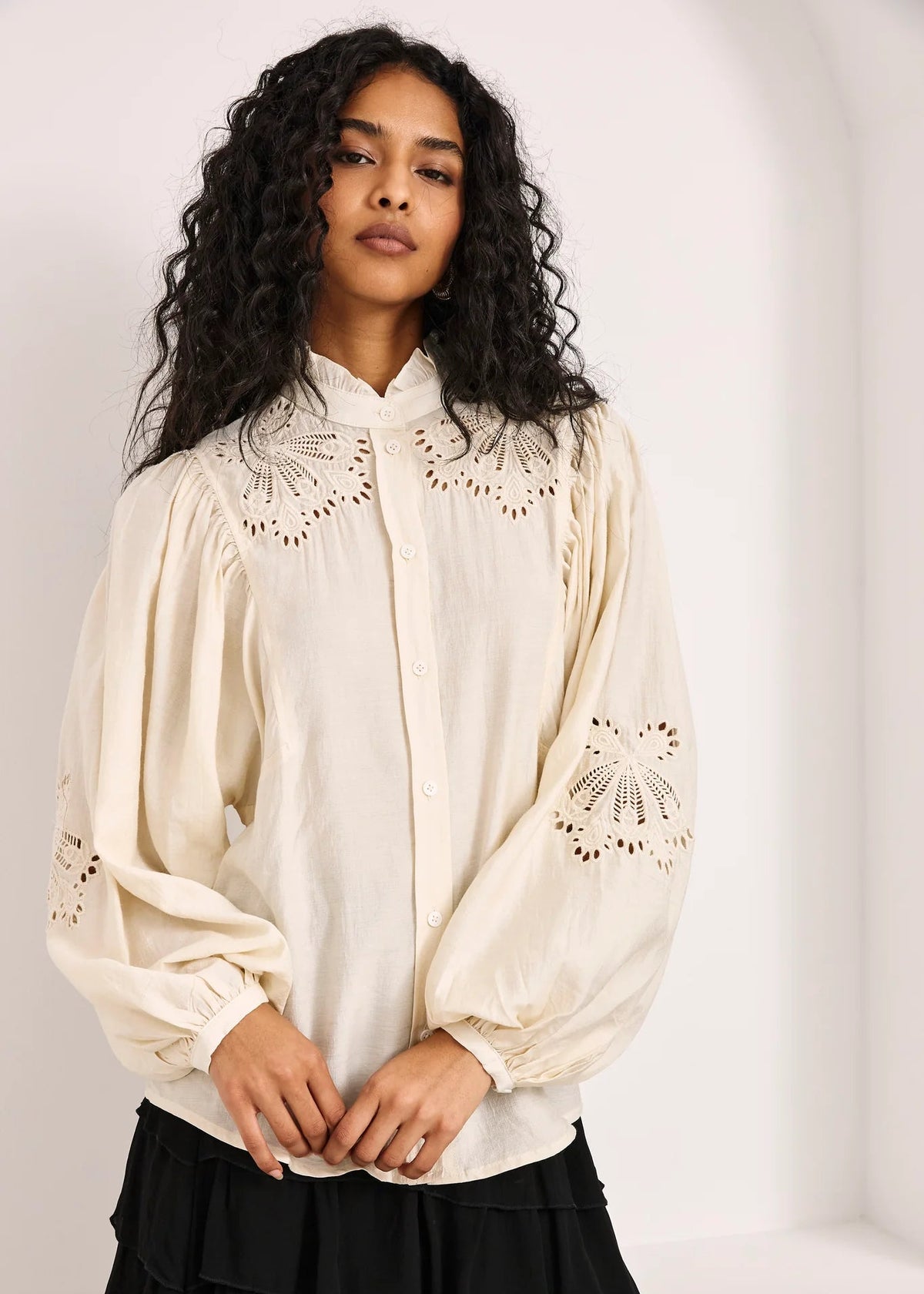 Blusa romantica bordados