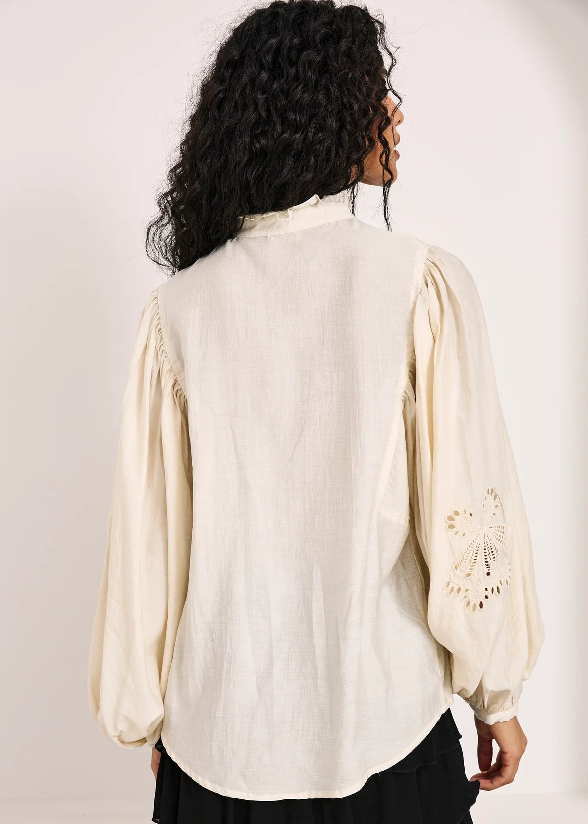 Blusa romantica bordados