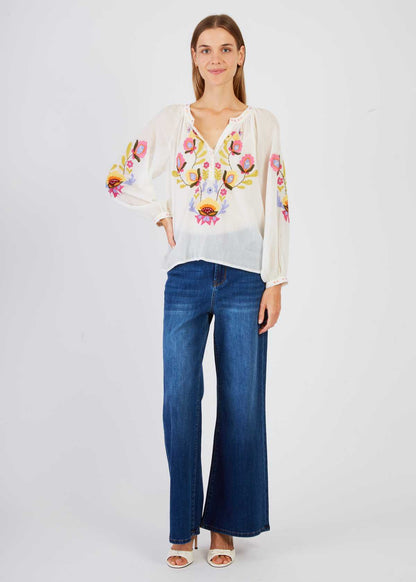 Blusa bordada de manga larga