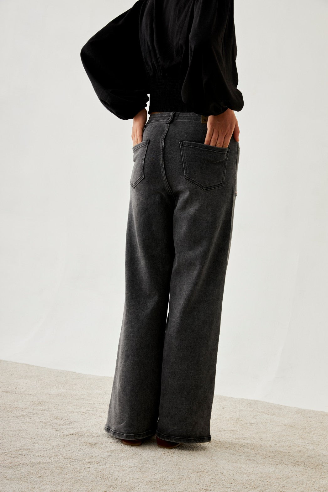 Jeans bolsillos bordados