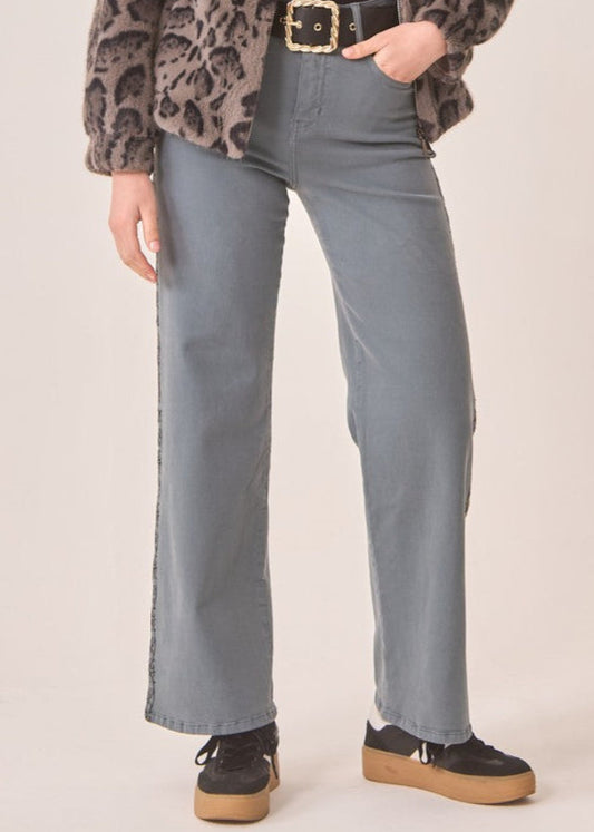 Jeans rectos bordado