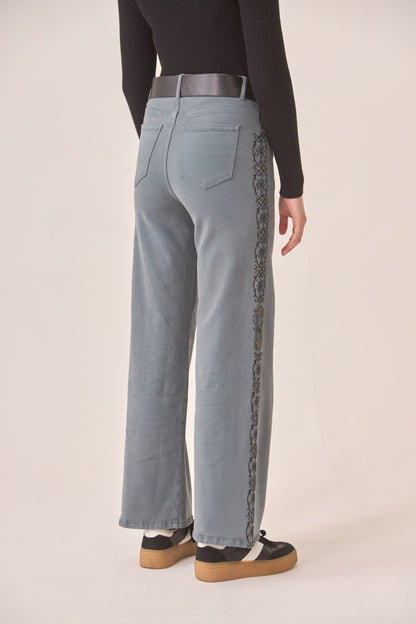 Jeans rectos bordado
