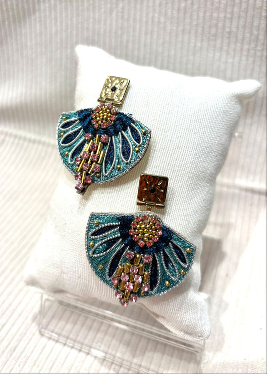 Pendientes bordados seda