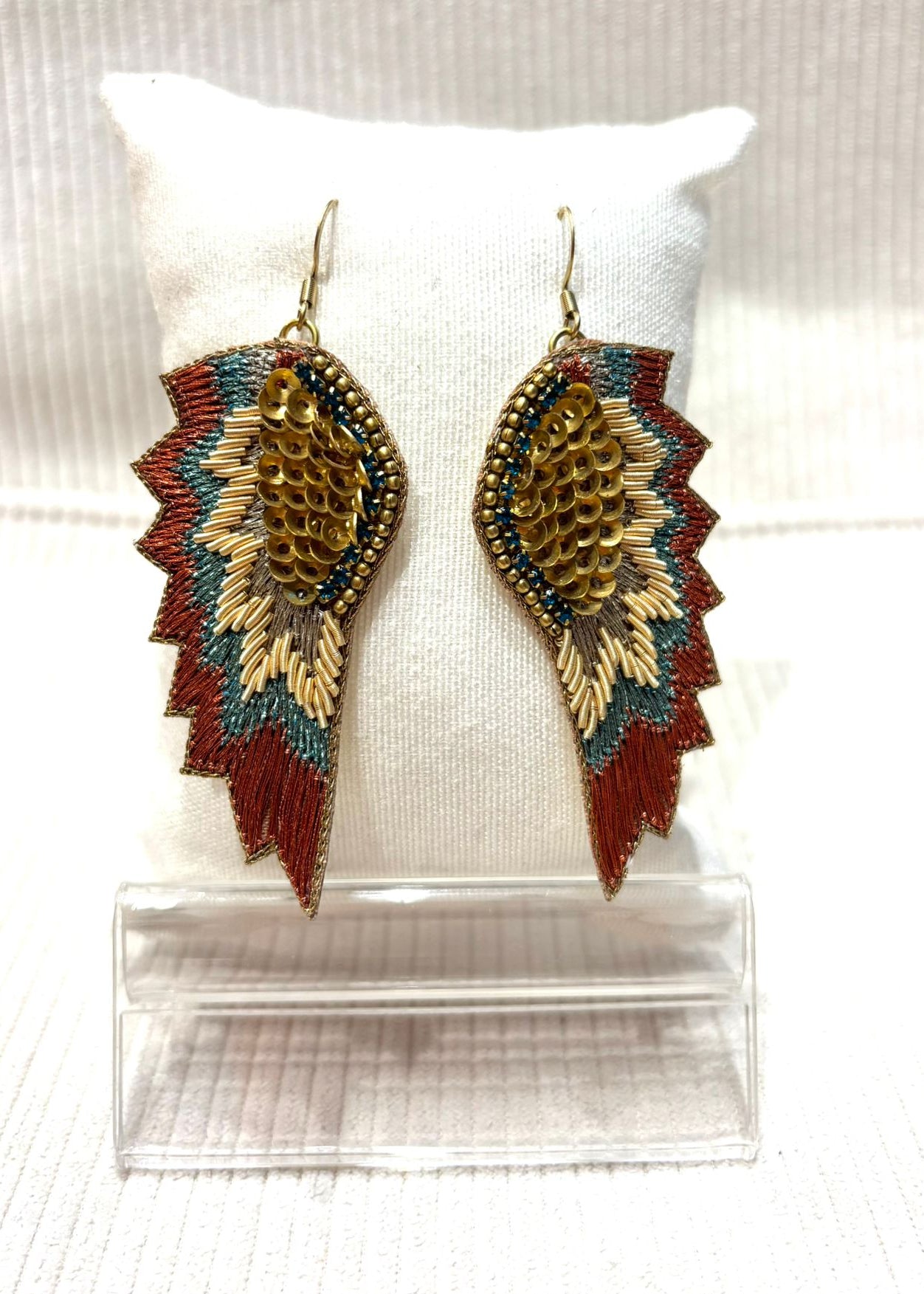 Pendientes alas bordadas seda