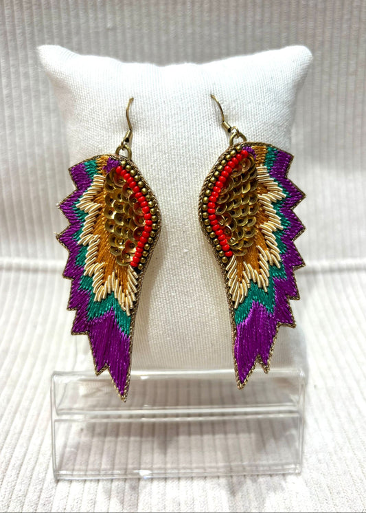 Pendientes alas bordadas seda