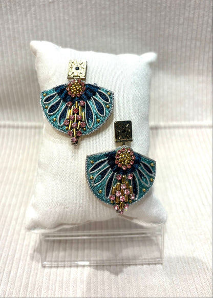 Pendientes bordados seda