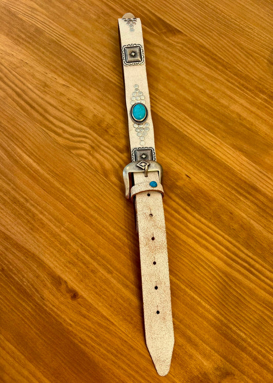 Cinturón blanco piel tachas