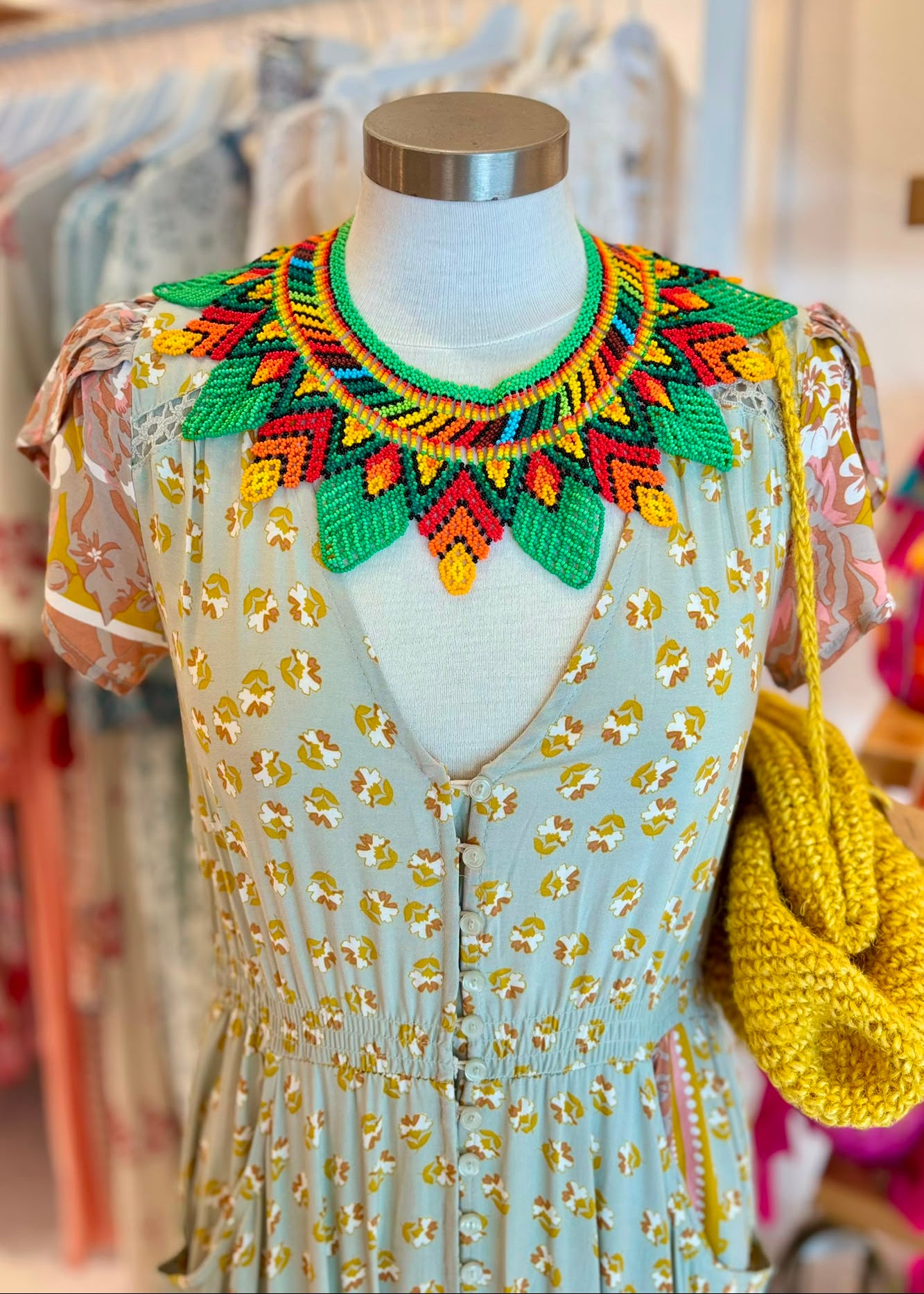 Collar multicolor chaquiras