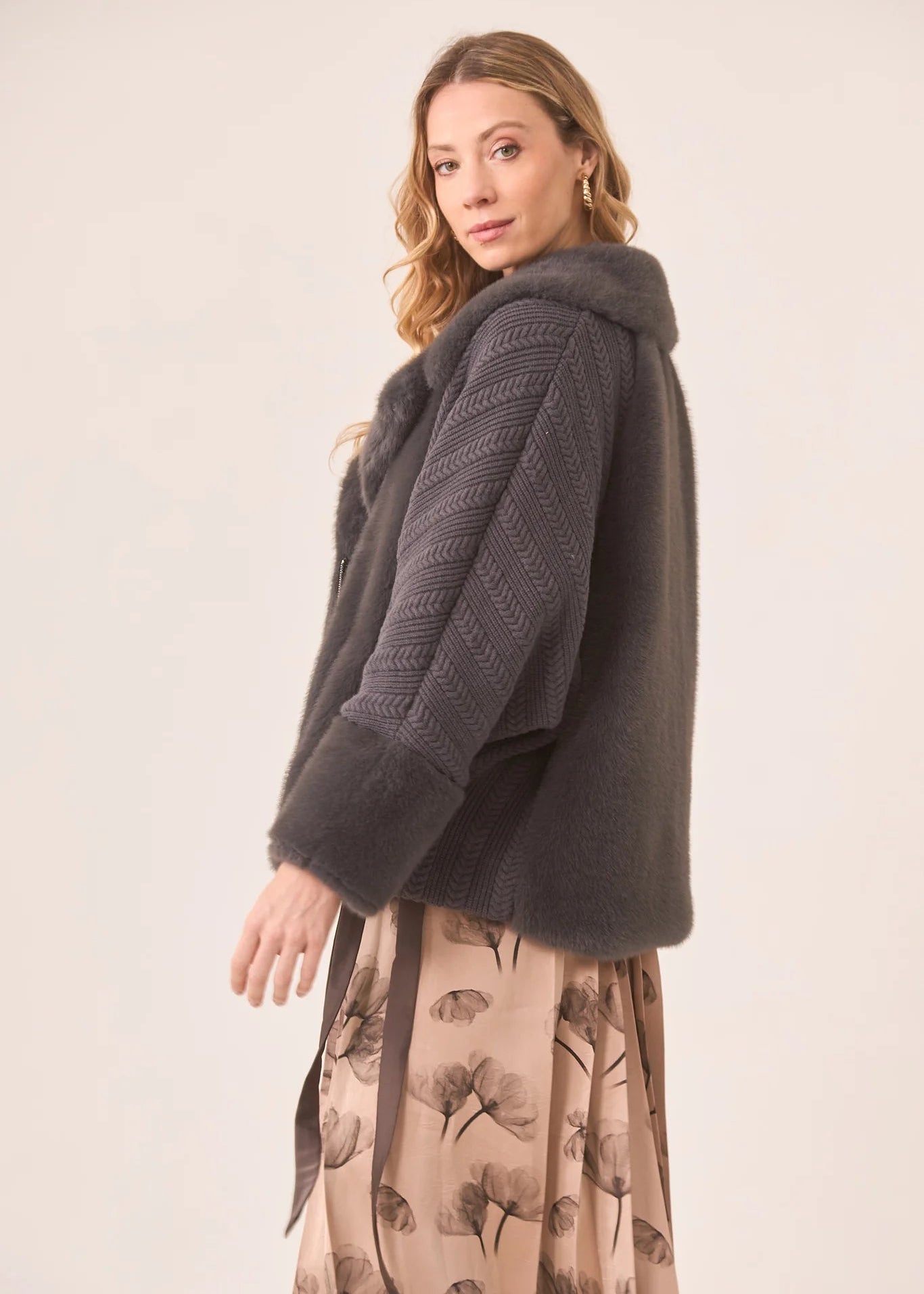 Abrigo corto de punto