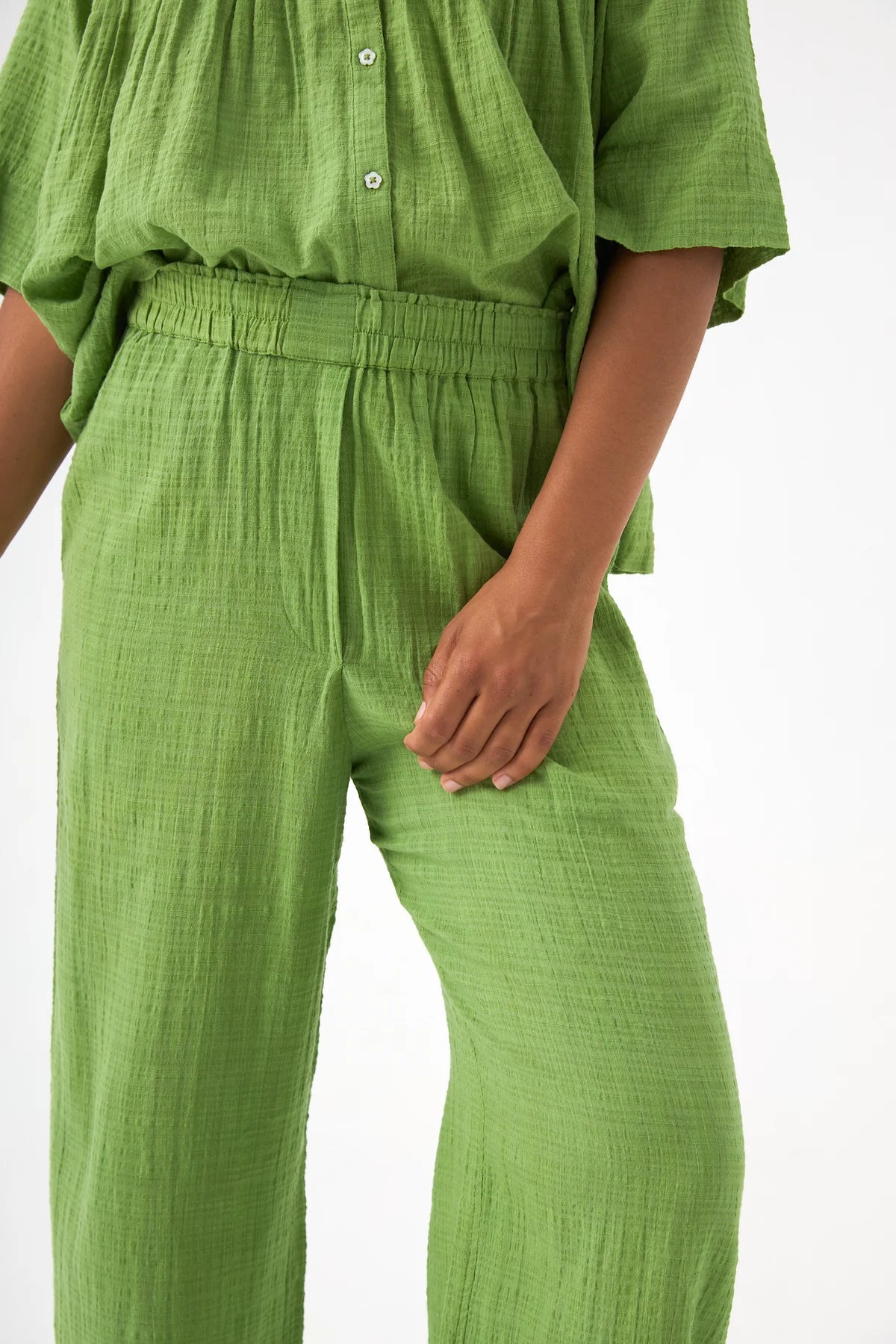 Pantalón liso verde