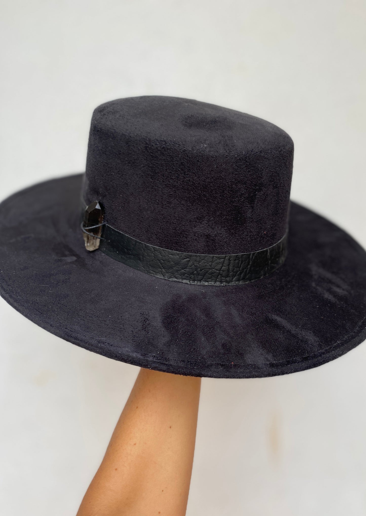 Sombrero gamuza negro